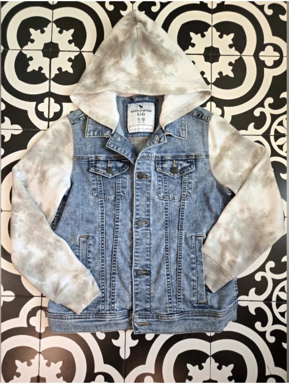 Abercrombie Kids Blue Denim jacket with tie-dye jersey hood & sleeves size 11/12